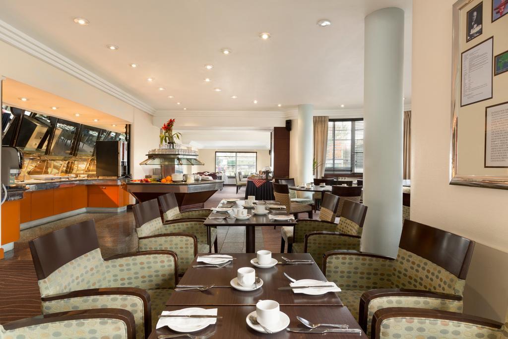Ramada Hatfield Hatfield  Ngoại thất bức ảnh
