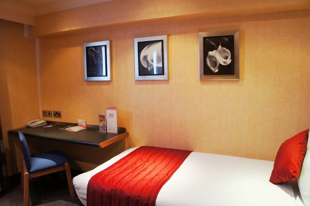 Ramada Hatfield Hatfield  Ngoại thất bức ảnh
