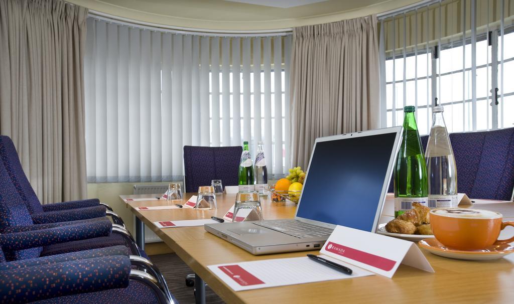 Ramada Hatfield Hatfield  Ngoại thất bức ảnh